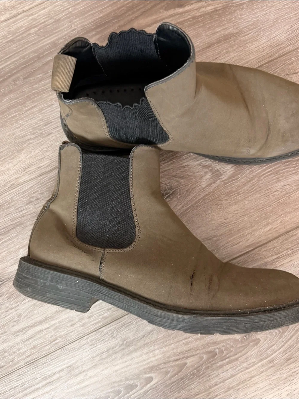 Kenneth Cole Olive Brown Chukka Chelsea Boots